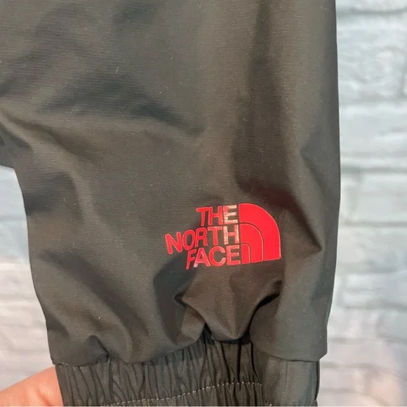 The North Face Women’s Medium Grey & Pink Sanctuary Wind Breaker Jacket - Picture 7 of 12